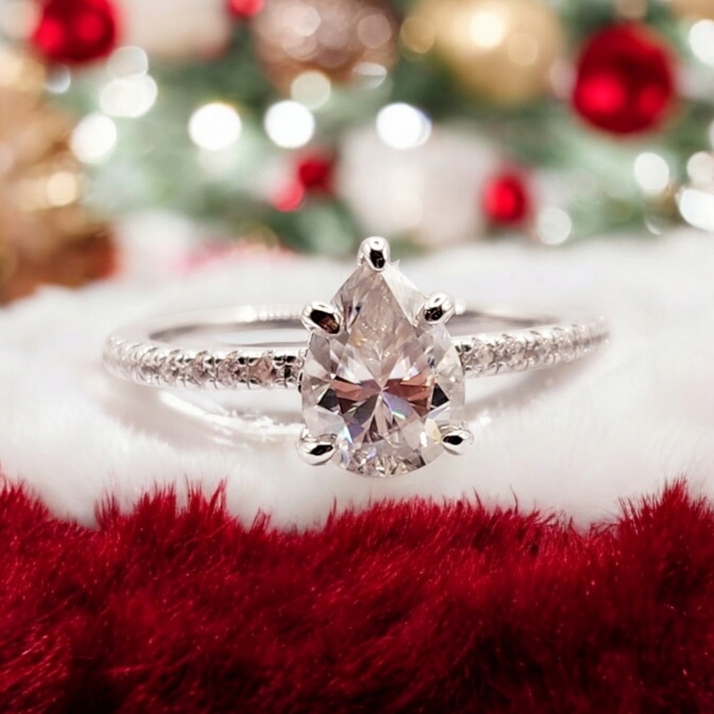 1 carat Pear Shaped Moissanite Band